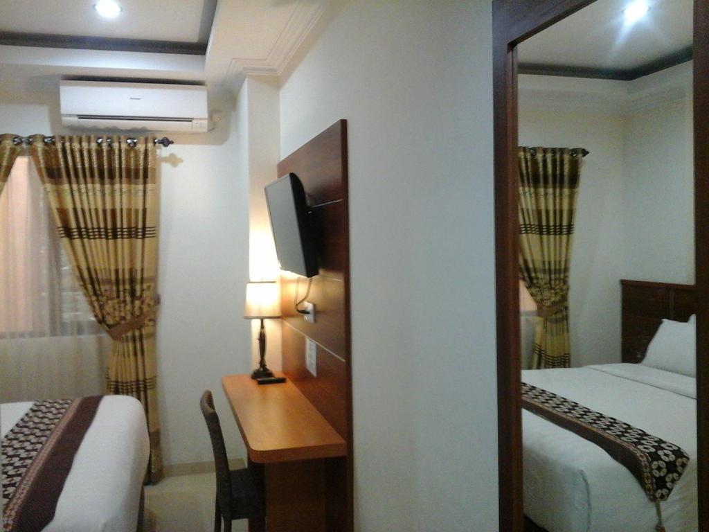 Maranatha Grand Hotel Jogyakarta Pokój zdjęcie