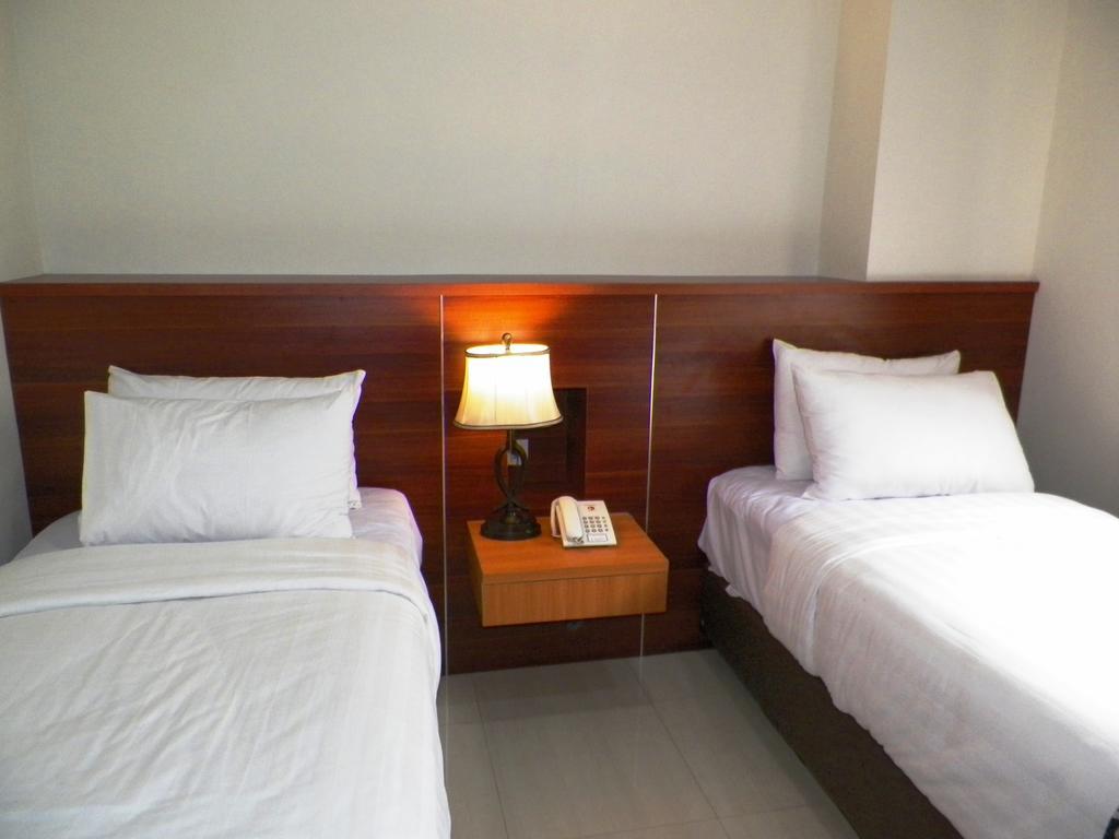 Maranatha Grand Hotel Jogyakarta Pokój zdjęcie