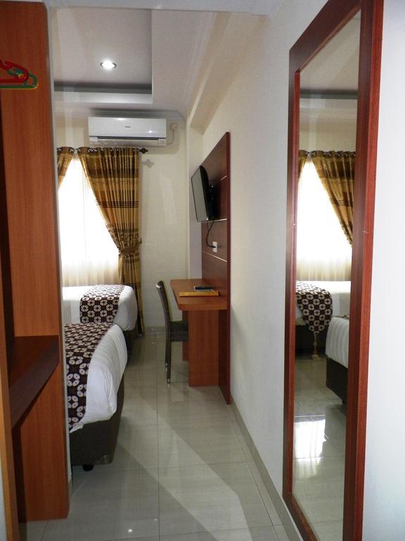 Maranatha Grand Hotel Jogyakarta Pokój zdjęcie