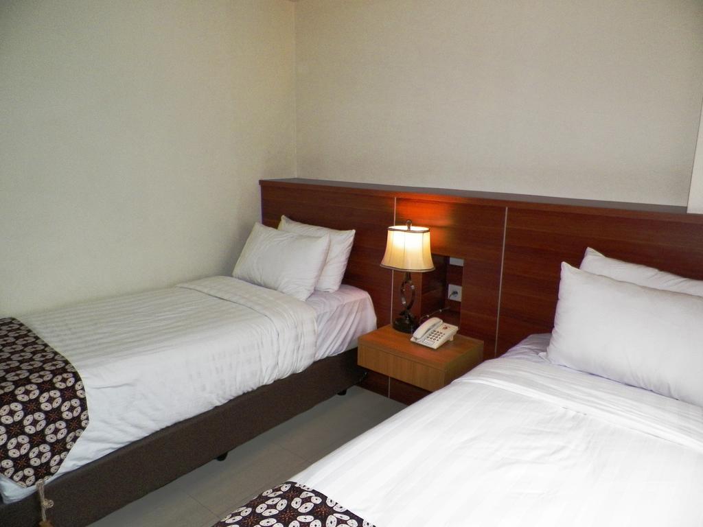 Maranatha Grand Hotel Jogyakarta Pokój zdjęcie