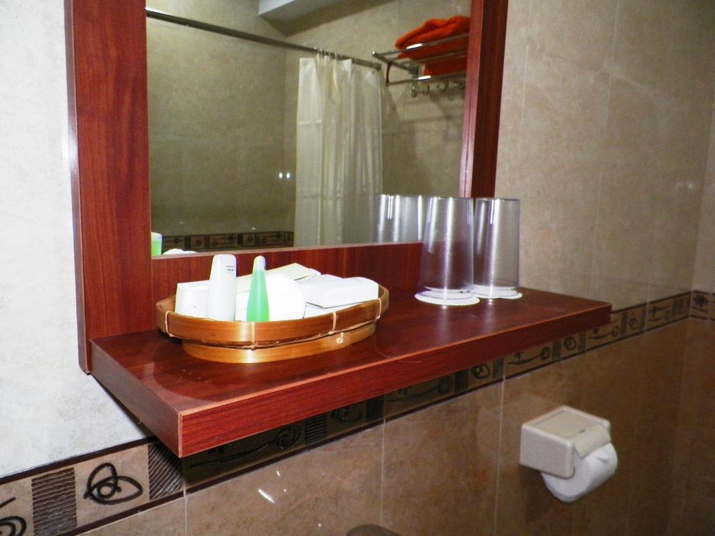 Maranatha Grand Hotel Jogyakarta Pokój zdjęcie