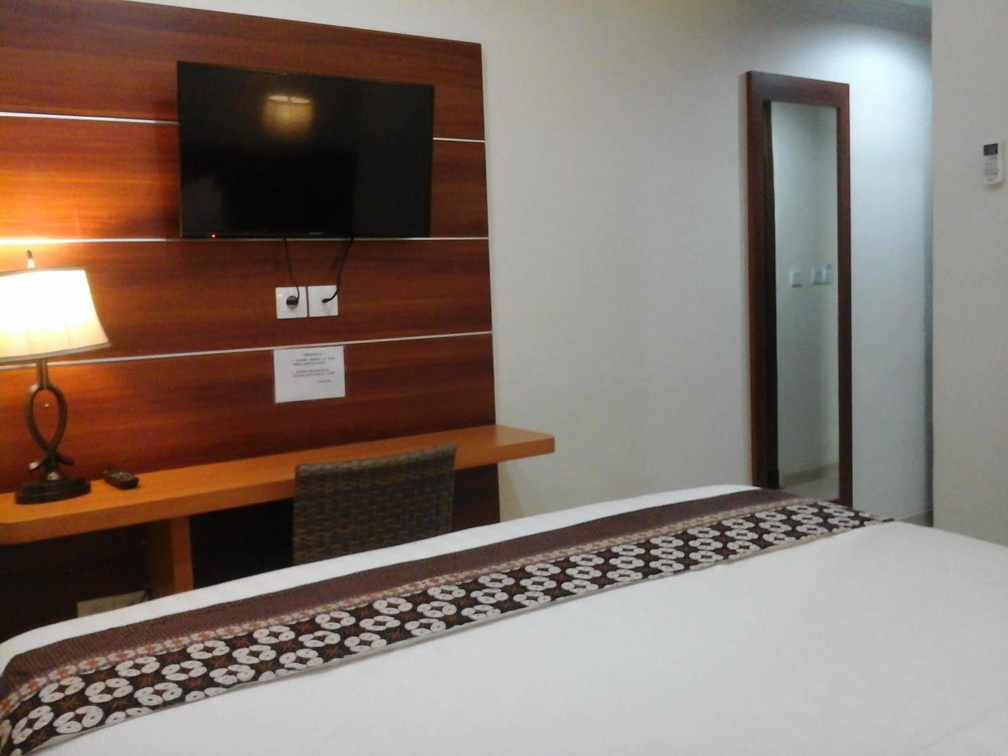 Maranatha Grand Hotel Jogyakarta Zewnętrze zdjęcie